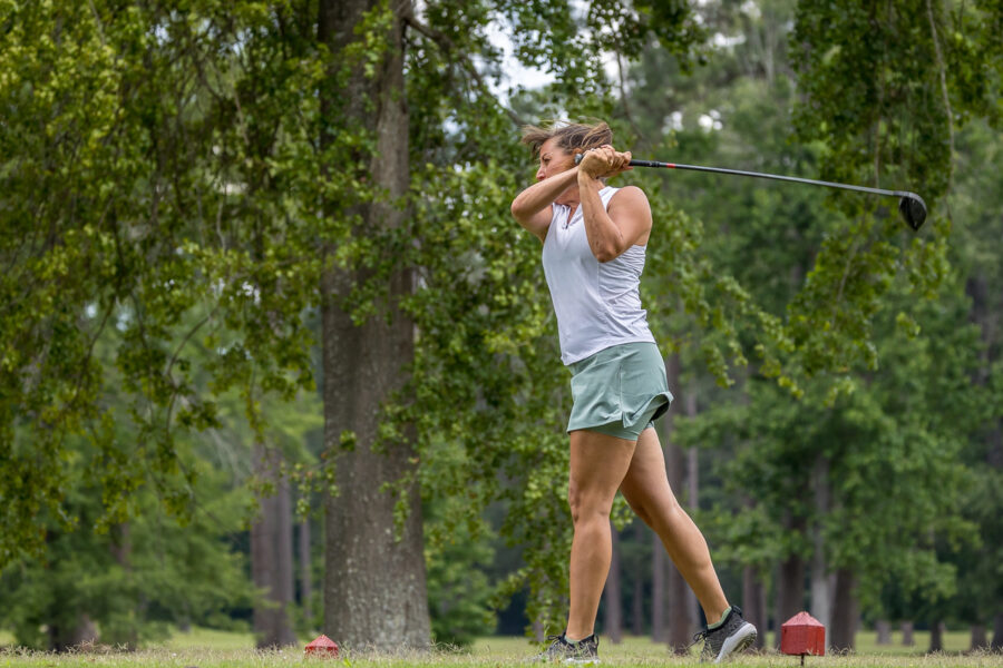 lady golfing at Riverview Golf Course